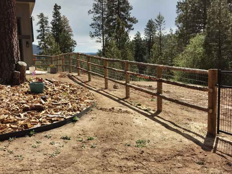 Fence contractor services in Horseshoe Bend, ID