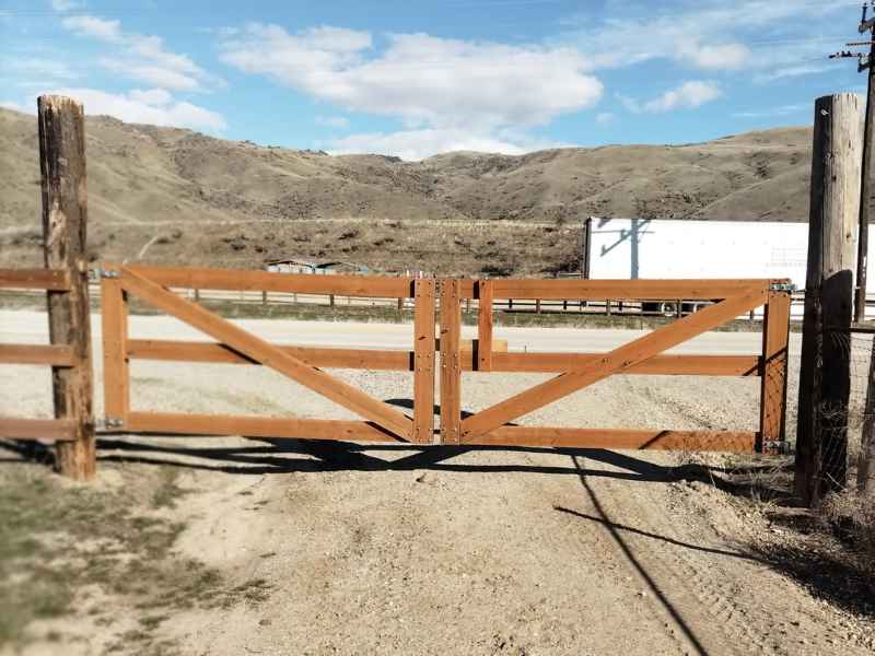 General contractor gate services
