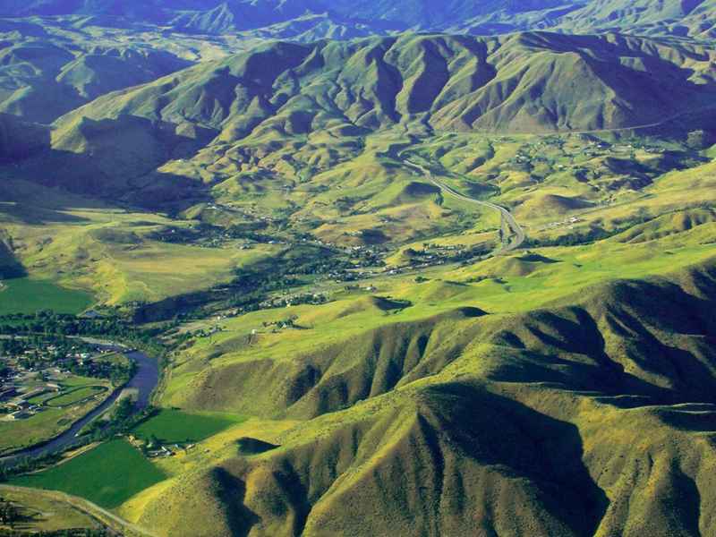 Fence contractor in Horseshoe Bend, ID