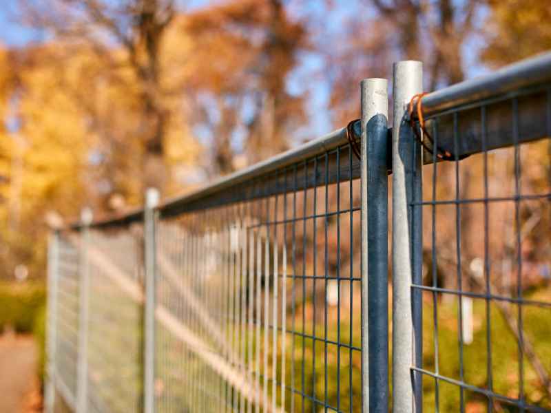 final inspection of metal fence installation Horseshoe Bend ID