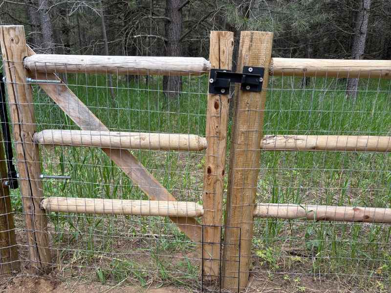Swing gate installation in Horseshoe Bend
